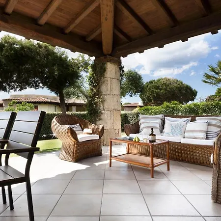 Salina Bamba Sleeps 6 With Air Con * Capo Coda Cavallo