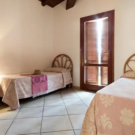 Villa Salina Bamba Sleeps 6 With Air Con